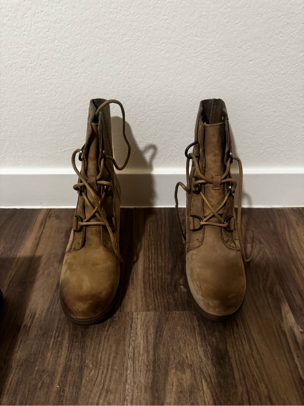 Sorel Tan Lace-Up Leather Boots